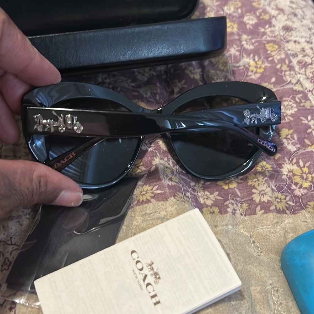 New without tags. Never been worn. - Picture 3 of 7